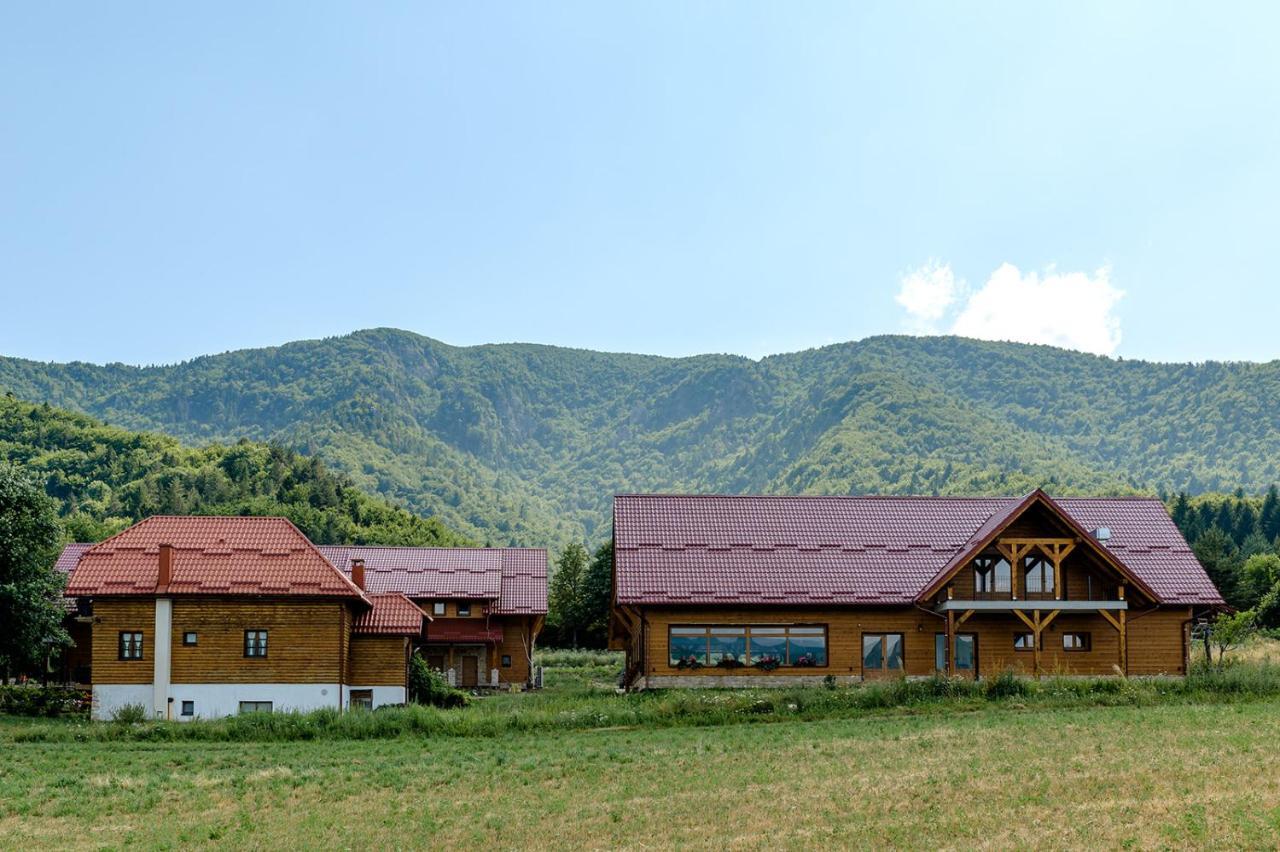 Pension Mrzlin Grad Korenica Exterior foto